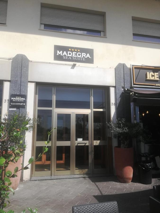 La Madegra Seasuite Salerno Exterior photo